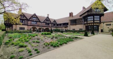 Palazzo Cecilienhof di Potsdam, simbolo della storia mondiale e dell'eleganza architettonica
