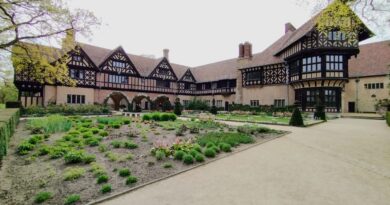 Il Palazzo Cecilienhof di Potsdam: Tra Storia, Eleganza e Diplomazia