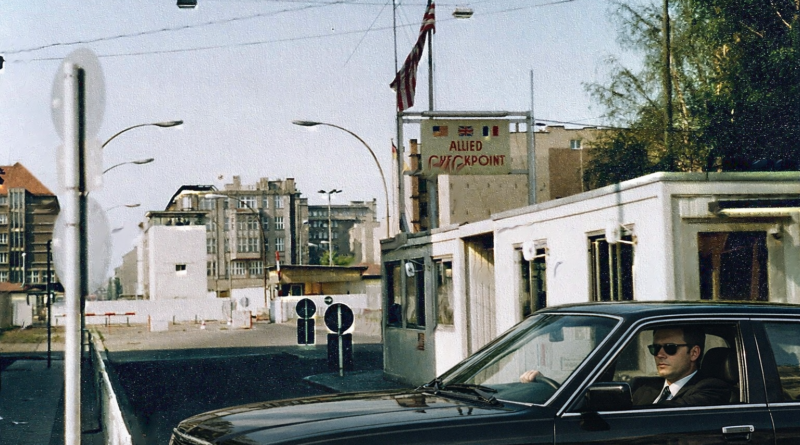 Quando la Stasi spiava James Bond